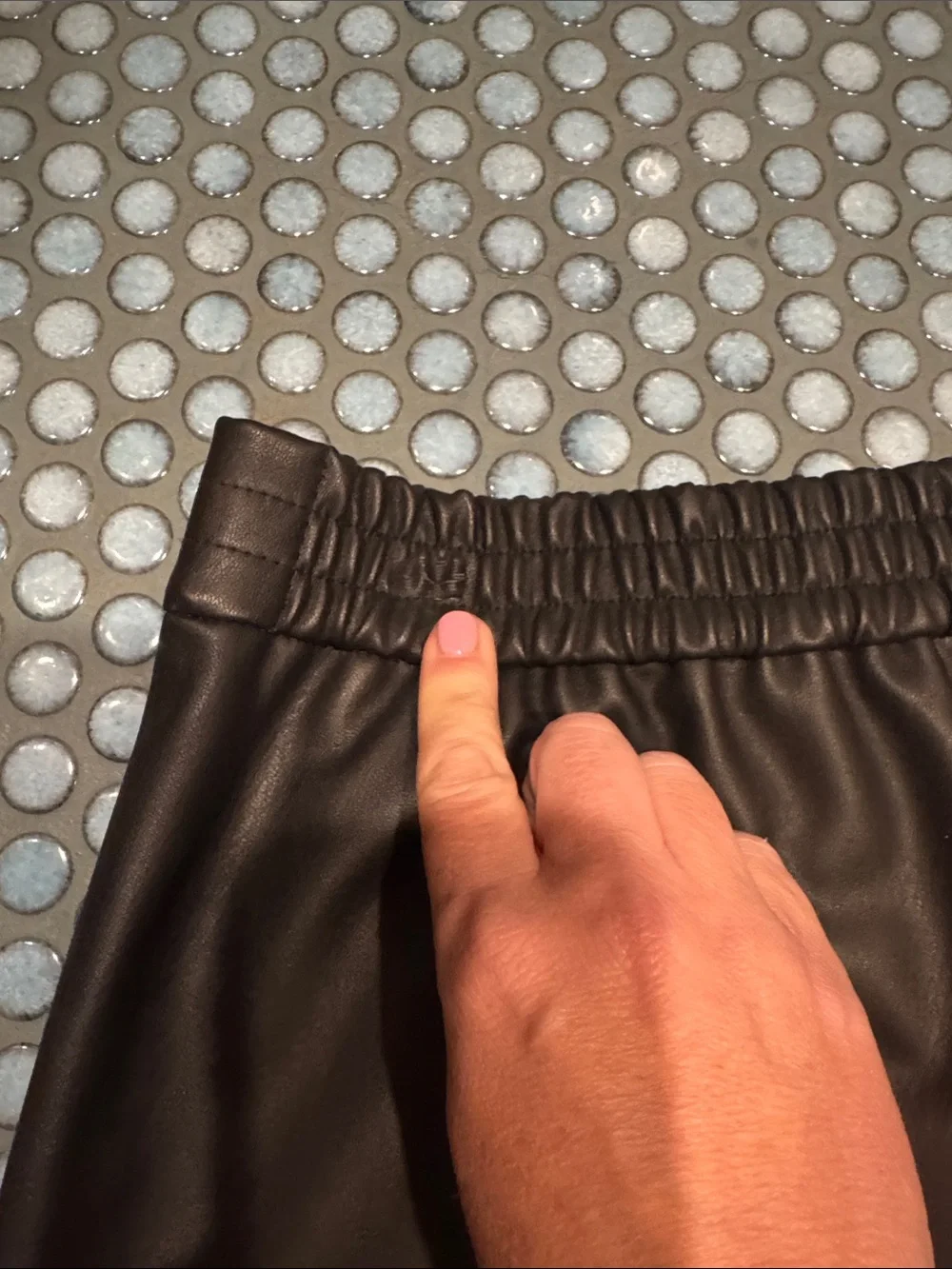 Tibi Black Faux Leather Wide-Leg Culottes - Picture 6 of 9